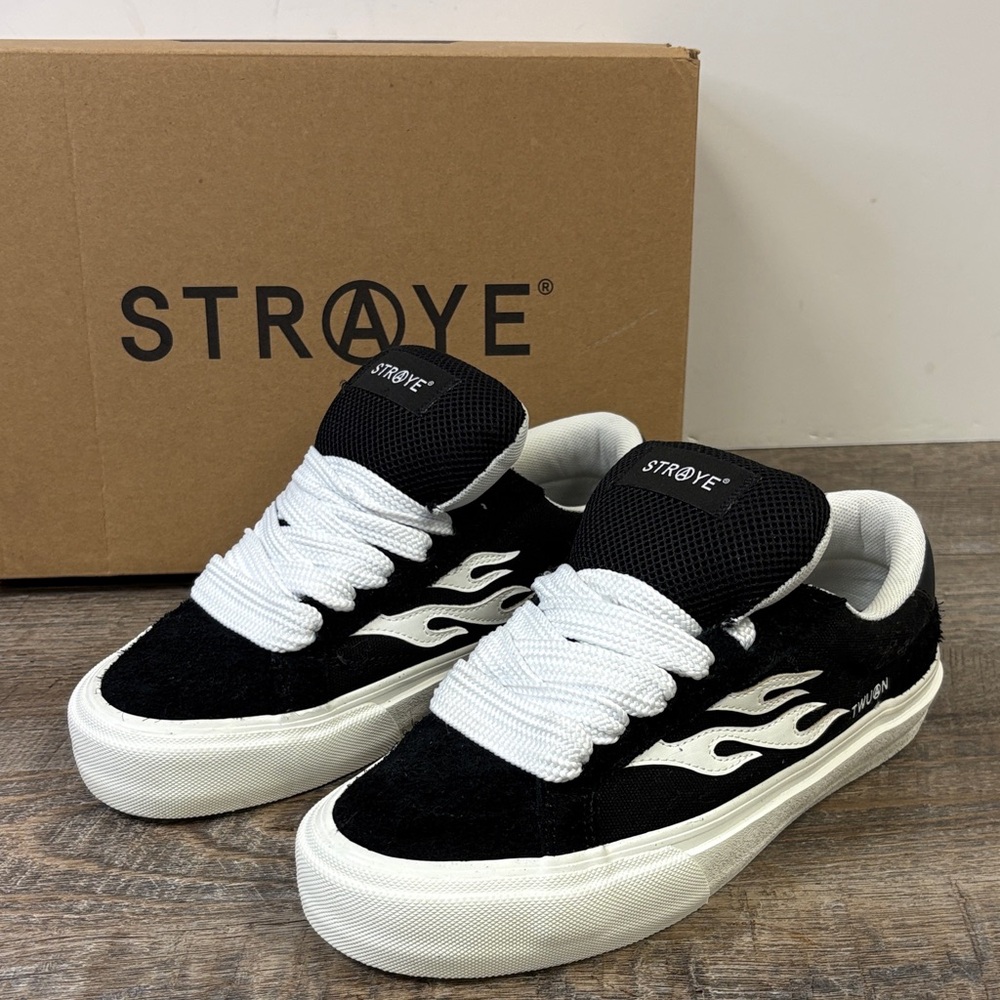 🔥 Straye “Logan Puff” Flame Sneakers Black & White 7M / 8.5W Like New in Box